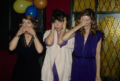 Maree Cheatham Canadian Nicolette Goulet Patricia Estrin gesturing- Old Photo 1