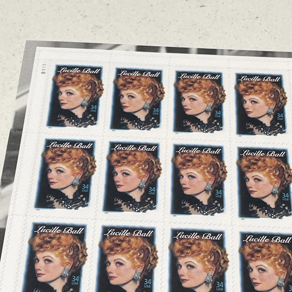 USA 2001 MNH Legends of Hollywood Lucille Ball Stamp Sheet - Image 2 of 4
