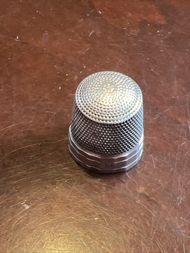Vintage Sterling Silver Thimble-Size 11 - Picture 9 of 10