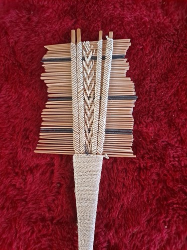 AFRIQUE ANCIEN Peigne à dents fines original fait main en bois ACCESSOIRE / - Photo 8/8