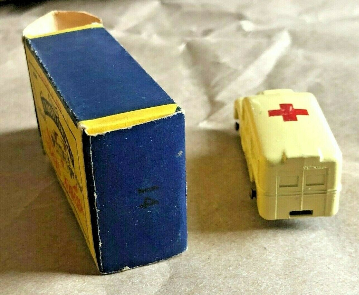 1957 Matchbox 14 Lesney No.14b Daimler Ambulance MOKO B2 Box RARE