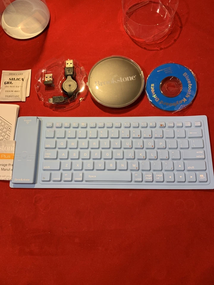 Teclado enrollable Brookstone Bluethooth azul claro Foto 3 de 4
