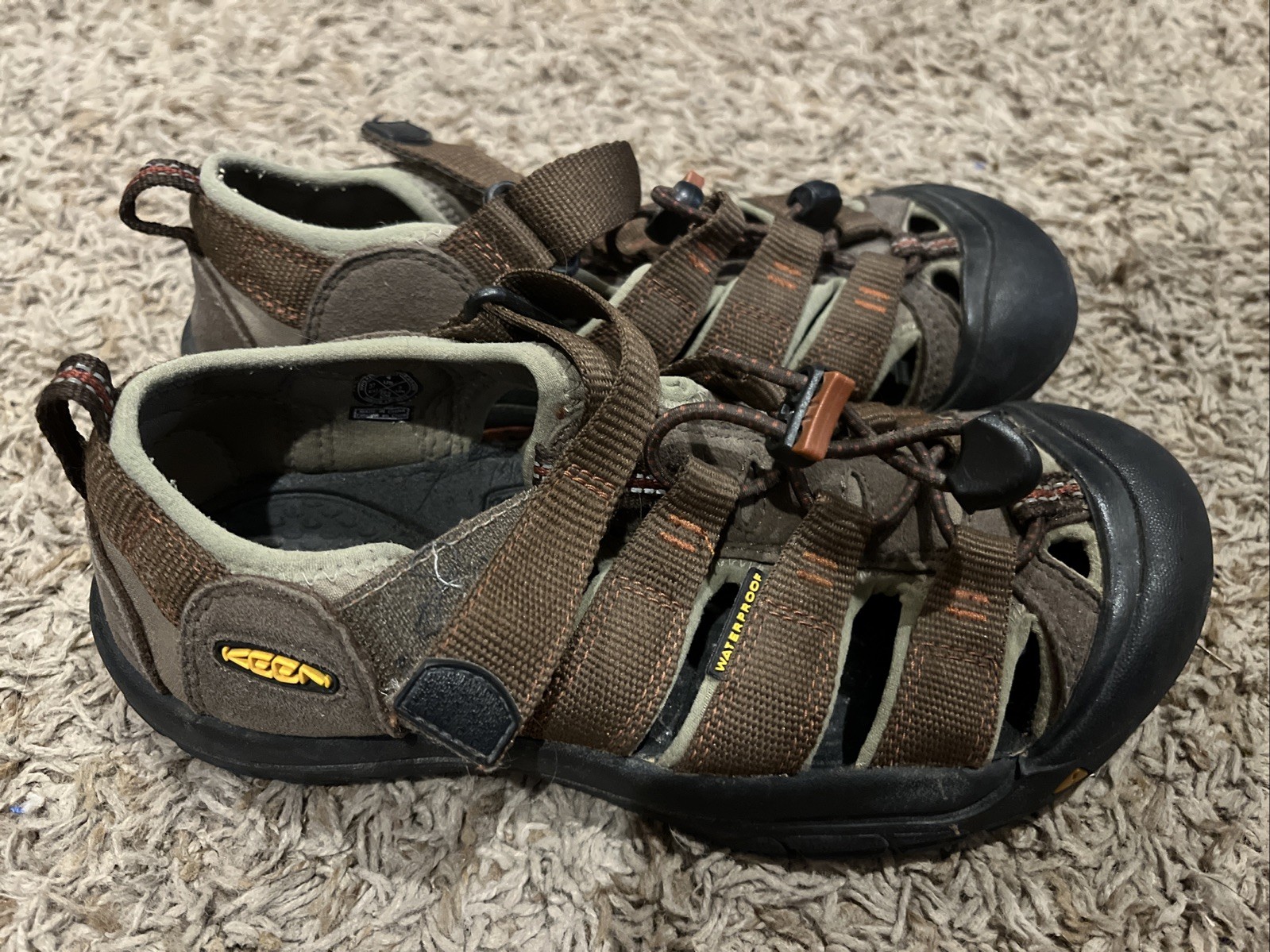 Sandali da acqua Keen Newport H2 scarpe attive ragazzo bambino taglia 4 marrone ragazzo unisex