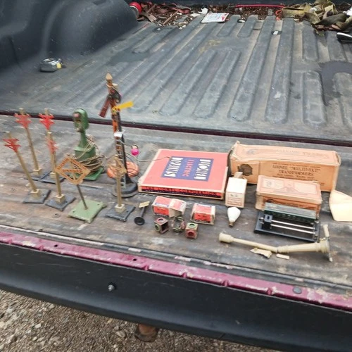 Vintage Lionel Prewar Lot Switches Signs Telephone Poles Tin Litho Boxes More