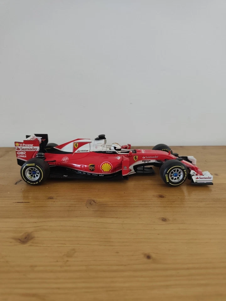 FERRARI SF16-H F1 2016 #5 S. Vettel - Burago 1/18 - Immagine 3 di 4