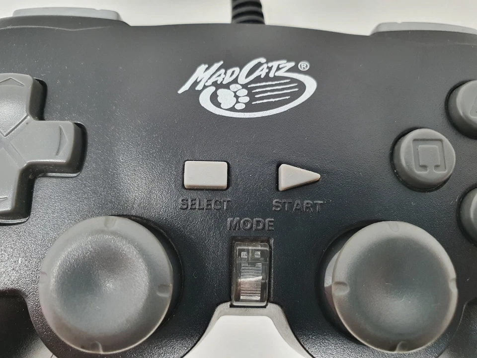 Madcatz 8216 Control Pad Wired Controller for PS2 PlayStation 2 Quick Dispatch - Image 2 of 4