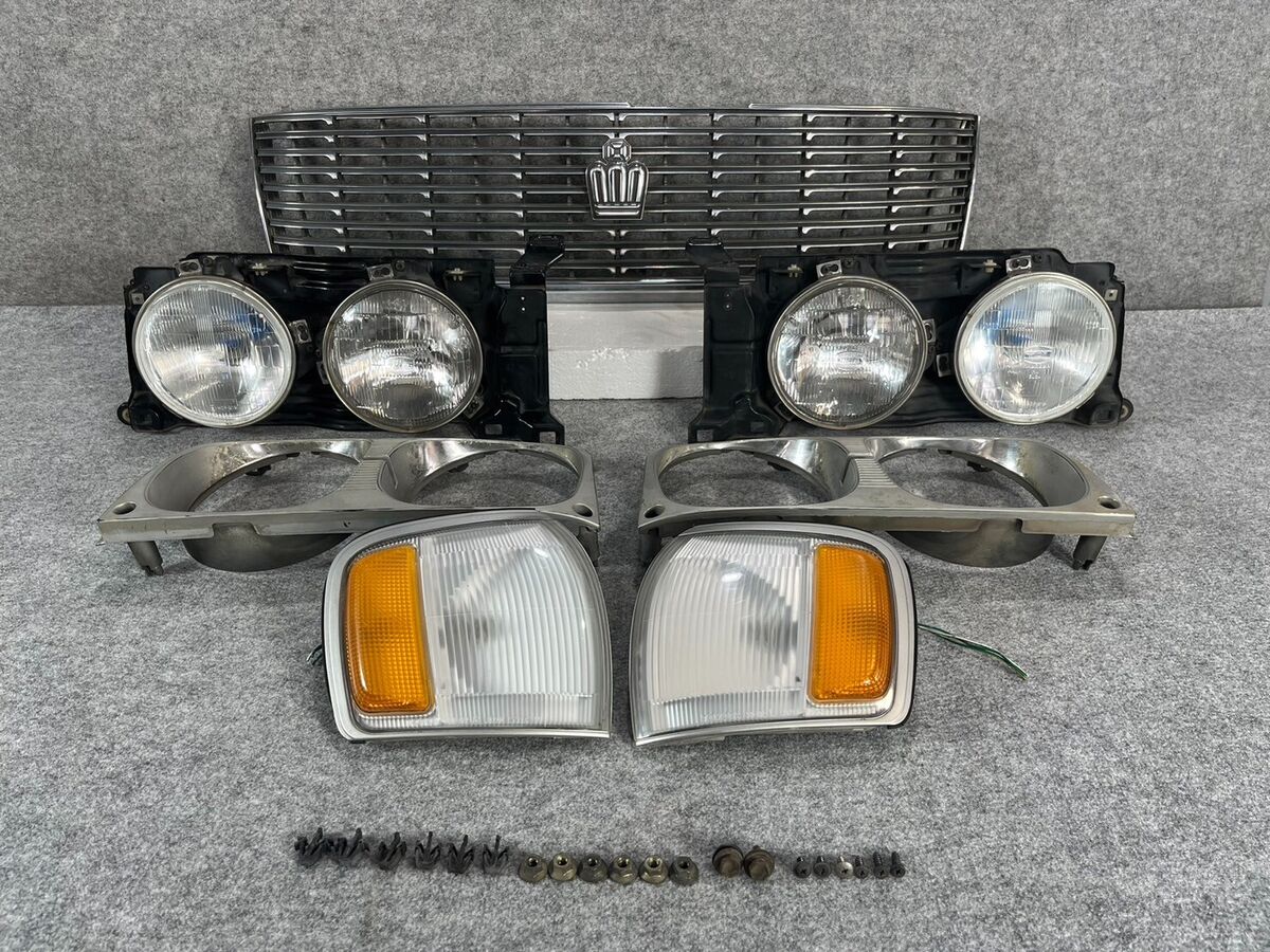 S130 Crown GS136V JZS130 Toyota OEM Round Head Light Corner S130 Crown GS136V JZS130 Toyota OEM Round Head Light Corner