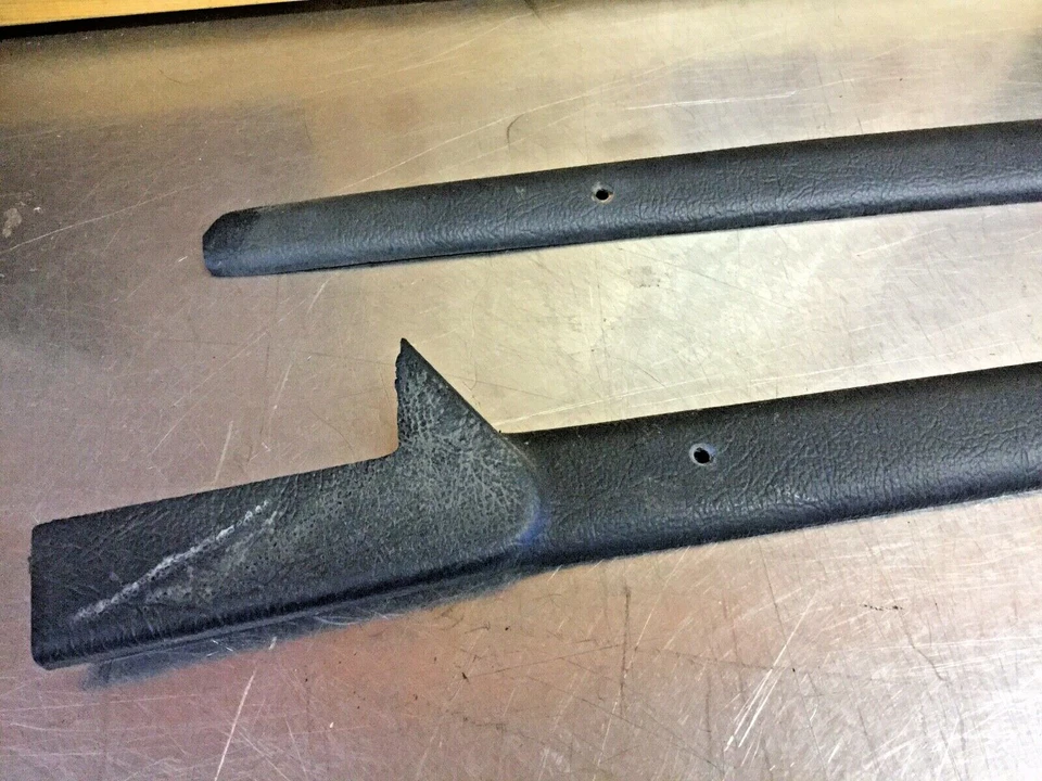 Alfa Romeo Spider • Original Interior Windshield A Pillar Trim Set. Used. AR3443 - Image 2 of 4