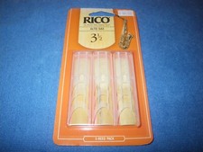 RICO ALTO SAXOPHONE REEDS - SAX - 3 PACK - STRENGTH 3. 5 (3 & 1/2) - RJA0335