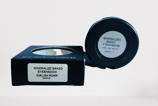 MAC Mineralize Eye Shadow Quad - GIRLISH ROMP (Rare, Limited Edition) - Image 4 of 4
