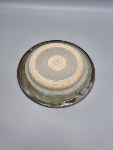 A Studio Pottery Lidded Bowl And Plate, Signed 'Suz'. - Picture 4 of 16