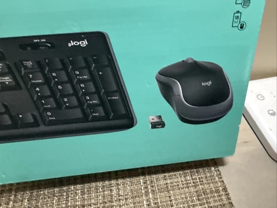 Logitech MK270 Wireless Keyboard and Mouse Combo (920-004536) - Image 3 of 4