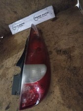 Feu arrière Nissan ALMERA