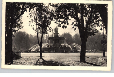 Aix-en-Provence La Grande Fontaine Vintage Postcard