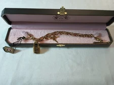NIB w/tag Juicy Couture Padlock & Keys "Status" Gold Tone Bracelet YJRU2612