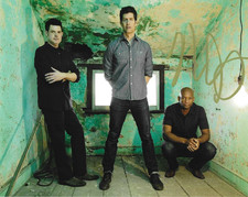* KEVIN GRIFFIN * signed 8x10 photo * BETTER THAN EZRA * COA *
