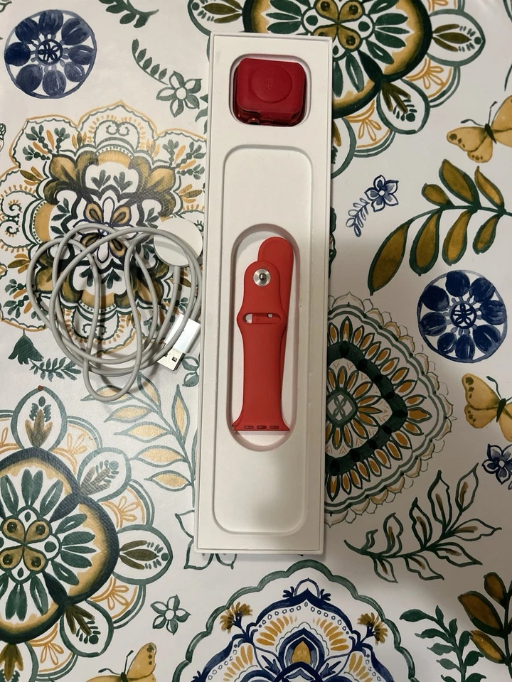 Apple Watch Serie 6 (GPS, 40mm) Cassa In Alluminio con Cinturino Sport - Immagine 2 di 4