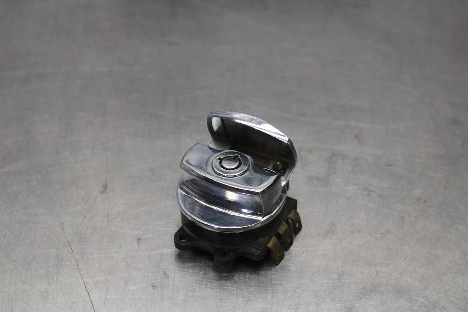 03-08 KAWASAKI VULCAN 1600 IGNITION LOCK KEY SET W/ GAS CAP BB196 - Image 3 of 4