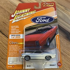 JOHNNY LIGHTNING 2020 CLASSIC GOLD 1968 FORD FAIRLANE TORINO GT CONV. R1-VA