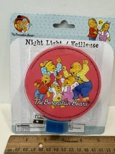 The Berenstain Bear - Night Light, New, Red Background