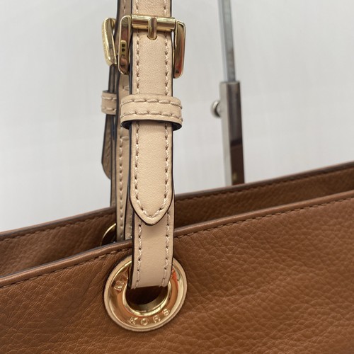 Michael Kors Bedford Medium Top Zip Logo Pocket Tote Bag in Acorn Brown - Bild 12 von 18