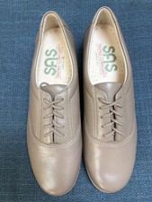 Whisper Walking Shoes SAS Size 6 S Women  s Oxfords Mocha Leather 6 Slim New