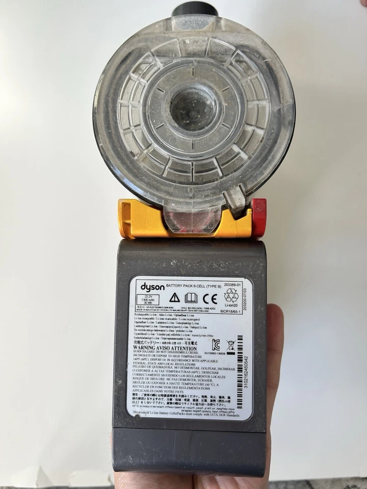 DYSON DC34 Vacuum Cleaner Main Body Handheld Motor+Battery Orange - Image 4 of 4