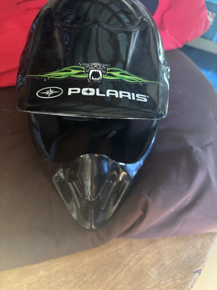 Traje de carreras de motos de nieve Arctic Cat con casco Foto 3 de 3