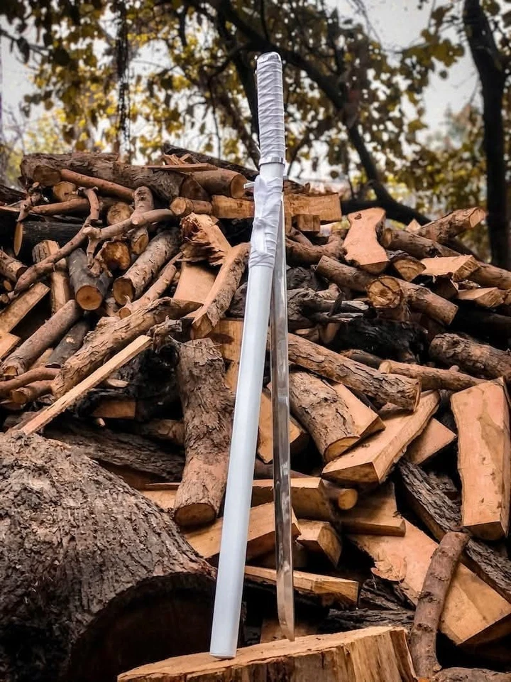 ESPADA KATANA SAMURAI JAPONESA HECHA A MANO ACERO PLEGADO AL CARBONO ESPIGA COMPLETA AFILADA Foto 2 de 4