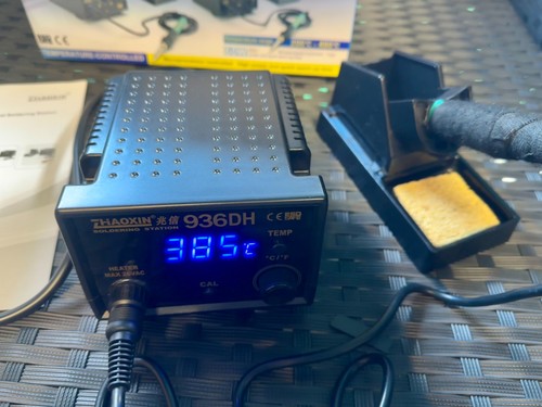 Zhaoxin 936DH Temperature Controlled Soldering Station 80W (200–480°C) - Picture 9 of 10