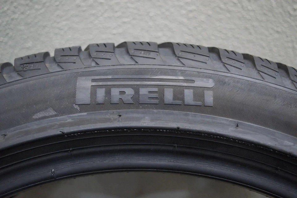 2x Pirelli SottoZero 3 RFT* 225 45 R19 96V M+S XL Winterreifen DOT20 Q989Q - Bild 2 von 4