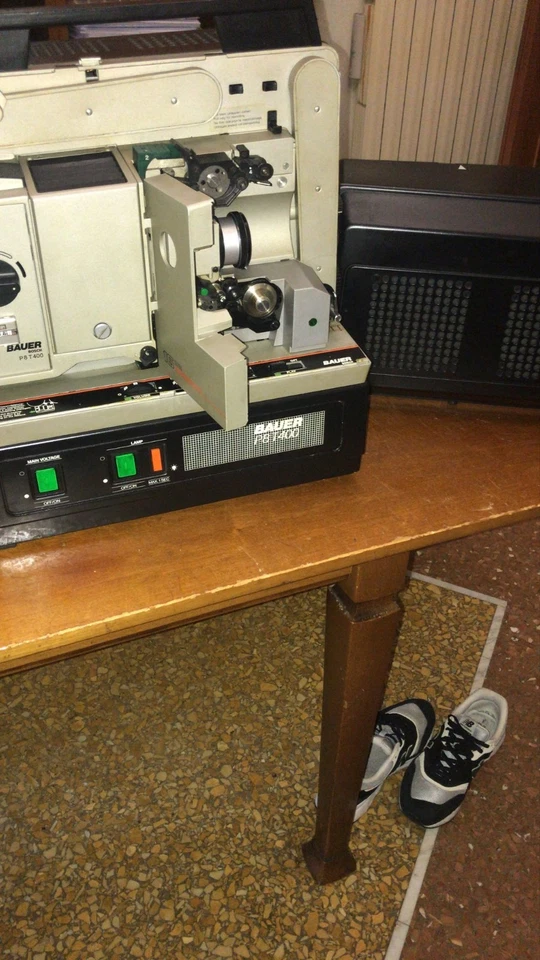 Proiettore 16 mm sonoro ottico-magnetico Bauer HTI400 Xenon - Immagine 2 di 4