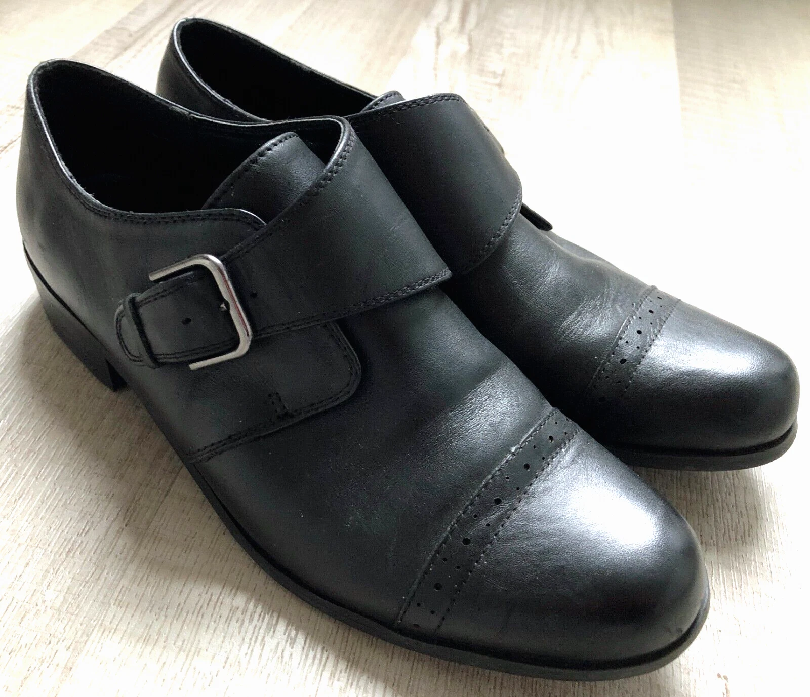 Scarpe Clarks Flat Brogue in pelle donna taglia UK 6 nere fibbia buone condizioni