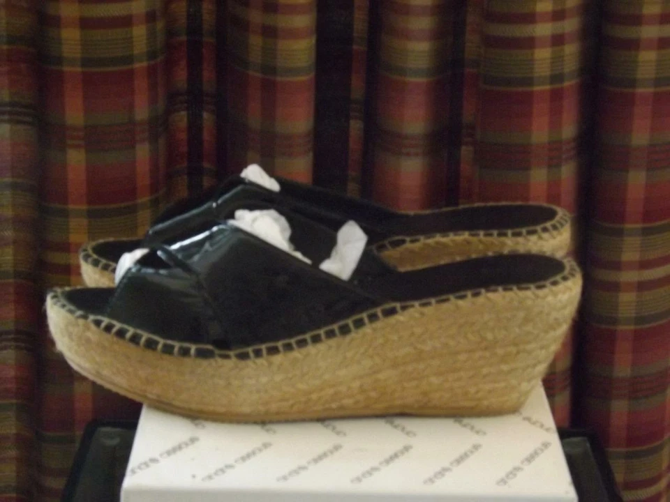 Andre Assous Ashlee Black Patent Leather Slide Shoe Sandal Sz 10 - Image 4 of 4