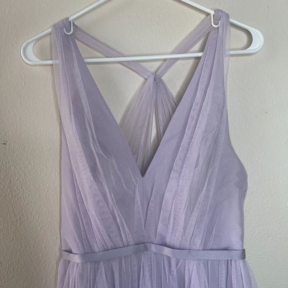 Maxi Vestido Vera Wang Blanco Púrpura Tul Cuello en V Dama de Honor Talla 2 Foto 2 de 4