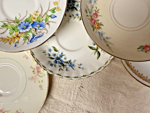 PRETTY Collection of 9 VINTAGE Mismatched china saucers w/Limoges, Royal Albert - Picture 4 of 17