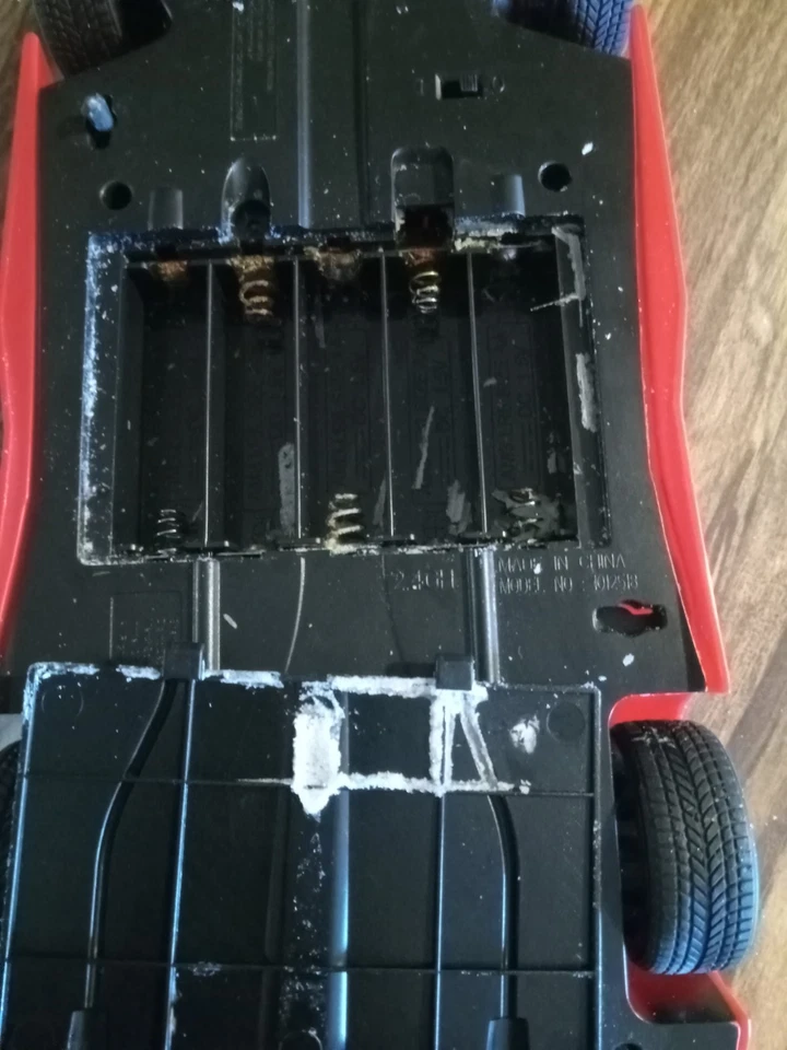 Sharper Image RC Corvette ZR1, 2.4 GHZ Remote Control *FOR PARTS* - Image 2 of 4