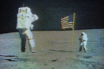 NASA APOLLO 16 JOHN YOUNG LEAPING SALUTE 4x6 PHOTO PRINT