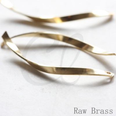 20 Pieces Raw Brass Twisted Charm - Waved - Curved - Geometry (3749C)