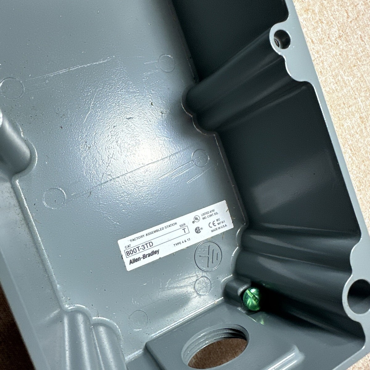 ALLEN-BRADLEY Push Button Station 800T-3TD Type 4/13 31756 ALLEN-BRADLEY Push Button Station 800T-3TD Type 4/13 31756