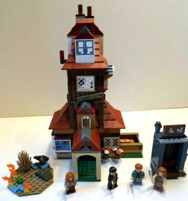 LEGO Harry Potter The Burrow 4840 w/4 Minifigures and Manuals Near Complete 