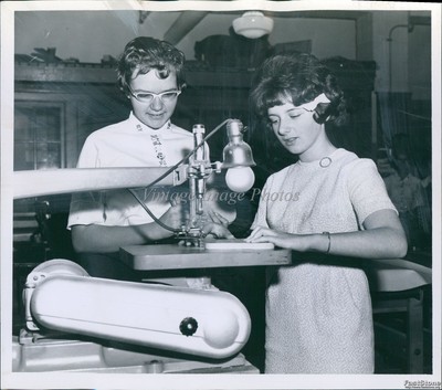 1962 Cheryl Nossal Connie Smith Cleveland Press Jigsaw High School Wirephoto 7X9