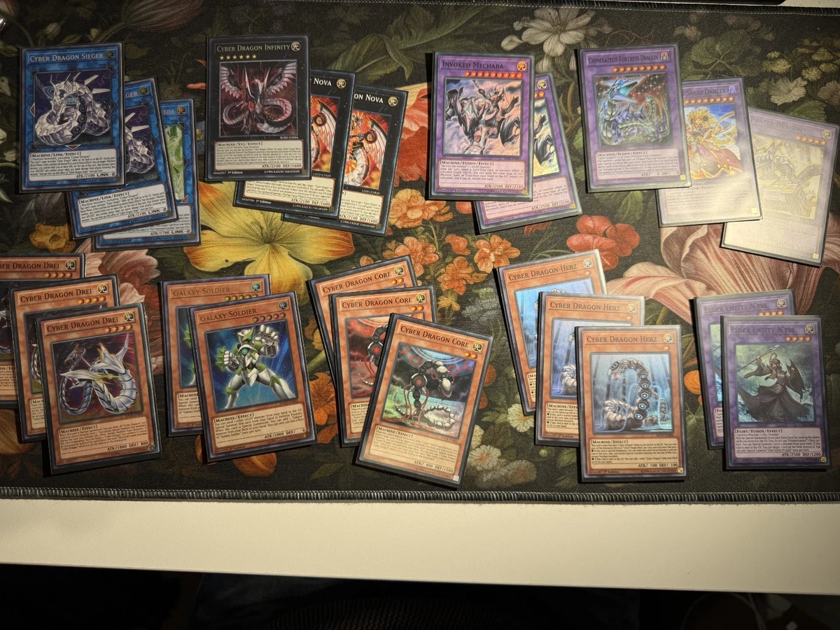 Yugioh Cyber Dragon Deck Core - Prismatic Secret Rares included!