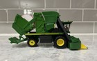 John Deere 1:64th CP690 Cotton Picker & CS690 Cotton Stripper w/bales — photo 5