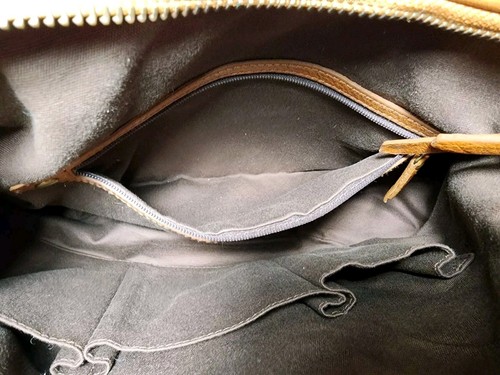 BOLSO BANDOLERA ISABELLA FIORE MARRÓN METAL DE HONOR CUERO CON TACHUELAS $795 - Imagen 19 de 19