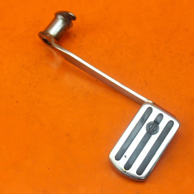 0207 HARLEYDAVIDSON ELECTRA GLIDE FLHTC OEM RIGHT REARSET BRAKE FOOT