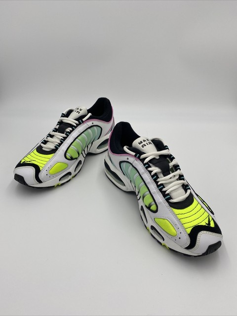 nike tailwind aurora green