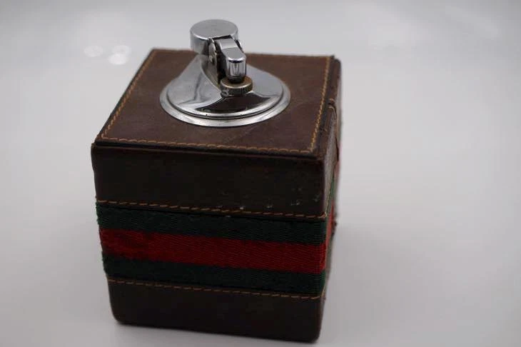 De colección Gucci De Italia 1970 Cubo Cuero Encendedor Caja Mesa ¡RARO! Foto 3 de 4