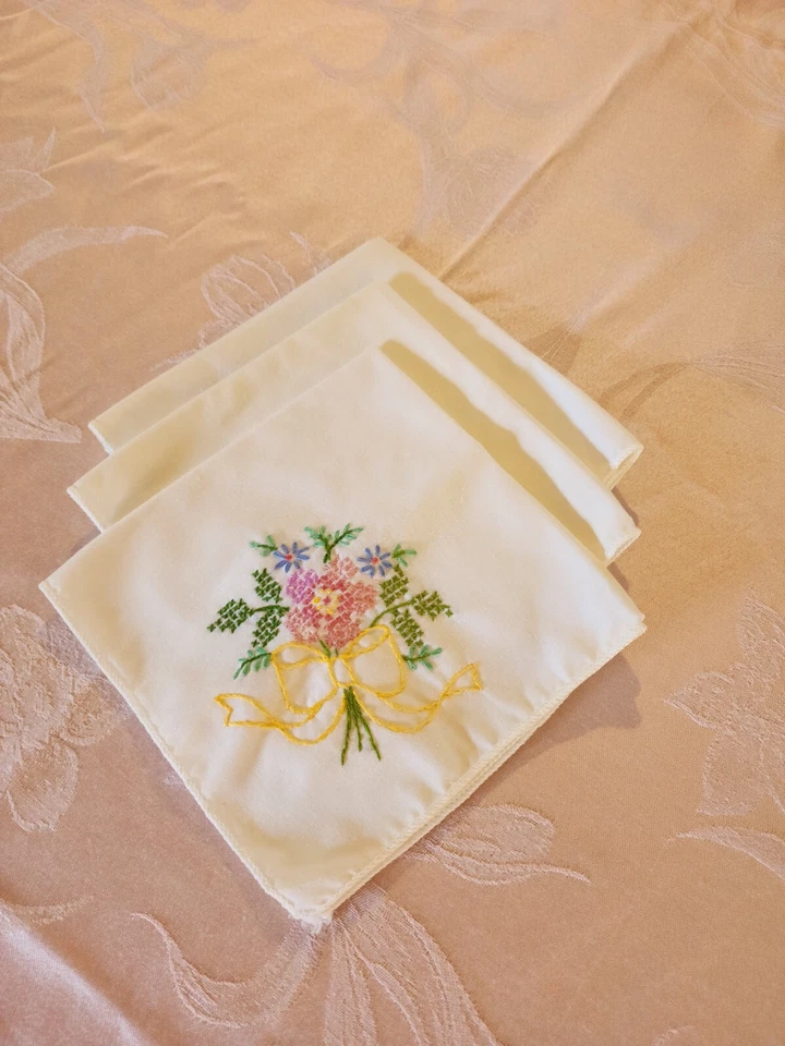 Женский набор из 3 вышитых носовых платков ручной работы белый цветочный подержанные - Изображение 2 из 4
