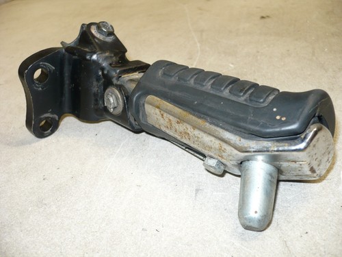 HONDA 83 -84 1983 VT500FT ASCOT VT500 FRONT RIGHT DRIVER FOOT PEG REST FOOTREST - Picture 13 of 18